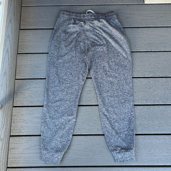 Vuori Performance Jogger and Vuori Energy Top Long - Picture 9 of 13